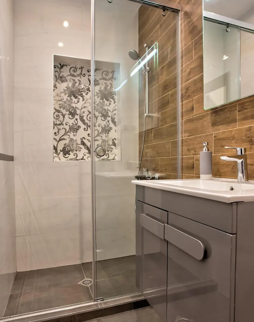 New York Apartment Sofya